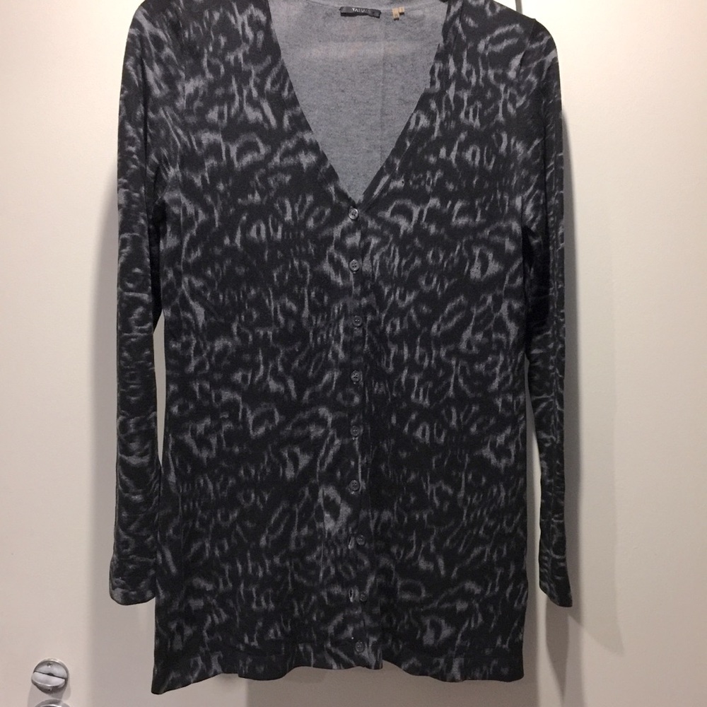 TAHARI Sweater
